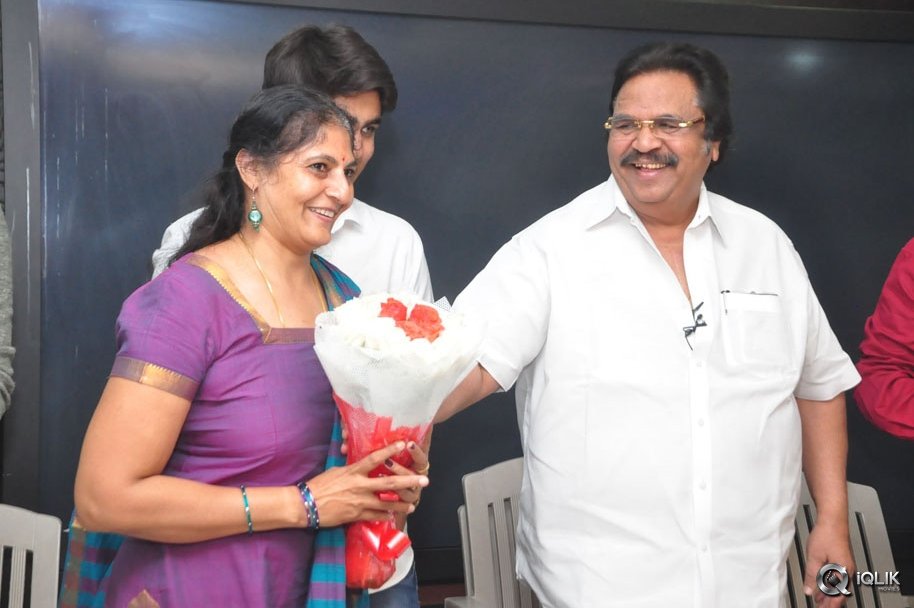 Dasari-Narayana-Rao-Appreciate-To-Nirmala-Convent-Movie-Team